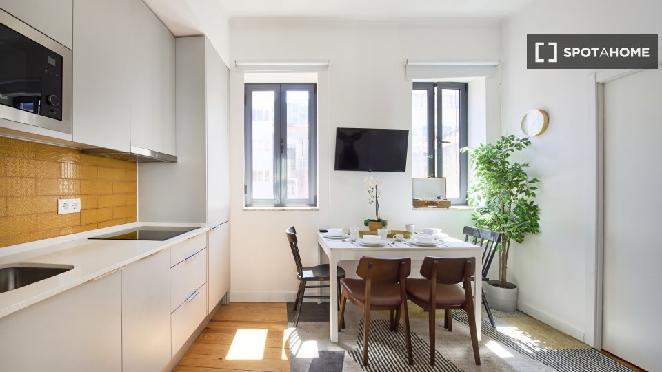 Apartment Lisbon, 2 beds, 45m² — photo 6