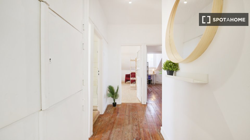 Double room Lisbon, 9 beds — photo 10