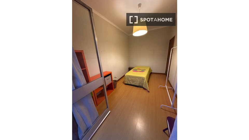 Double room Porto, 3 beds — photo 17