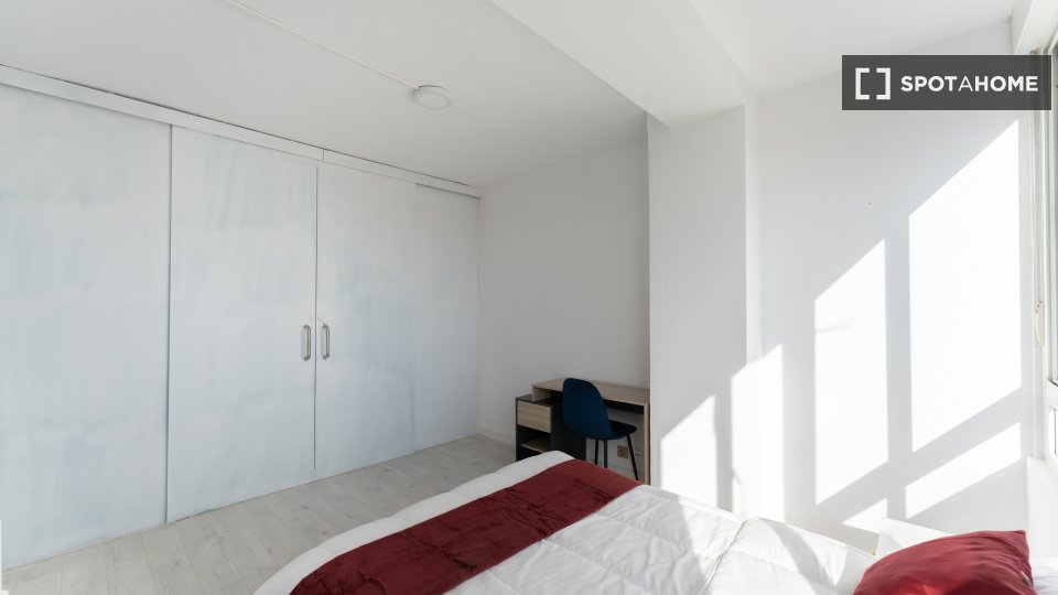 Double room Madrid, 6 beds — photo 2