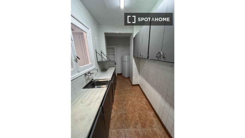 Apartamento de 2 habitaciones en alquiler en Serra