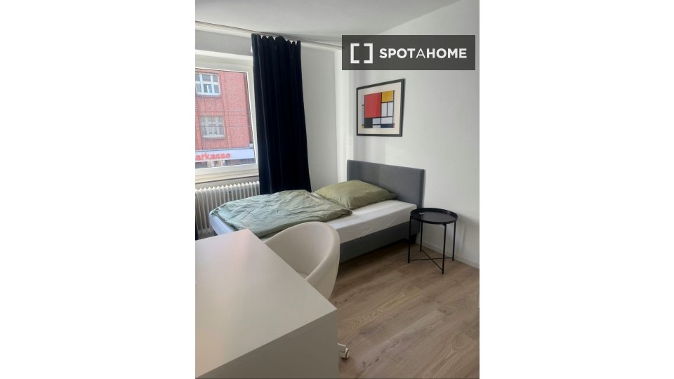 Double room Dusseldorf, 4 beds, 100m² — photo 16