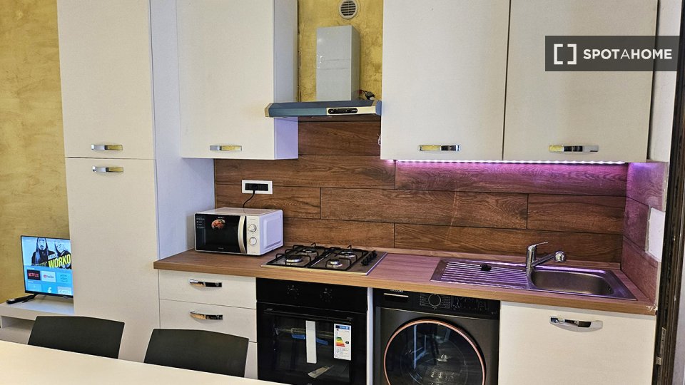 Double room Turin, 3 beds, 75m² — photo 9