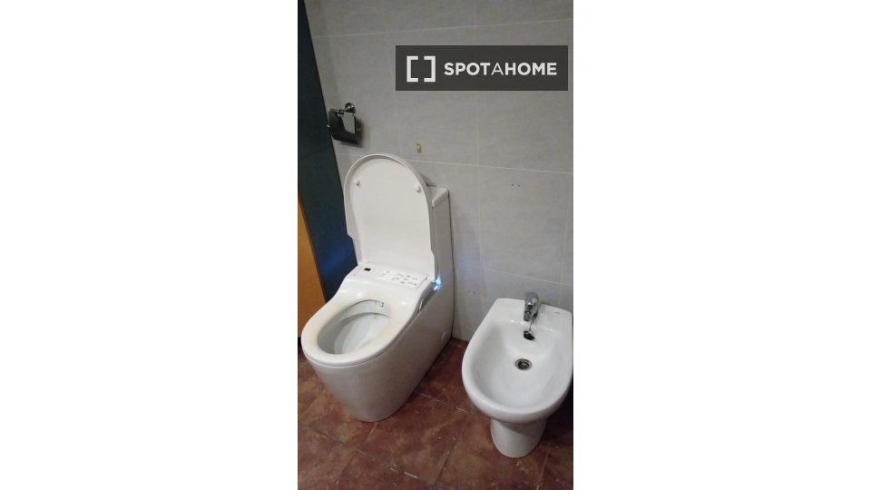 Double room Valencia, 5 beds, 110m² — photo 12