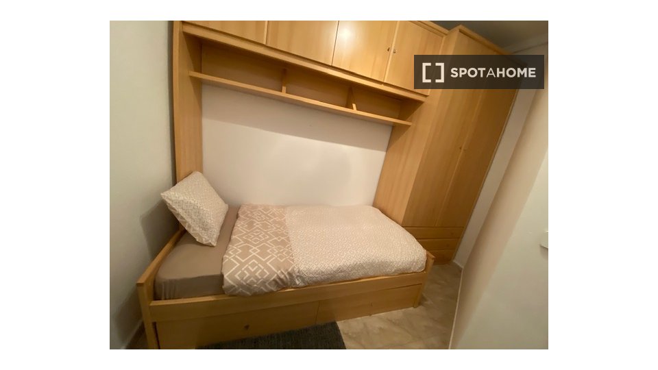 Double room Madrid, 6 beds — photo 10