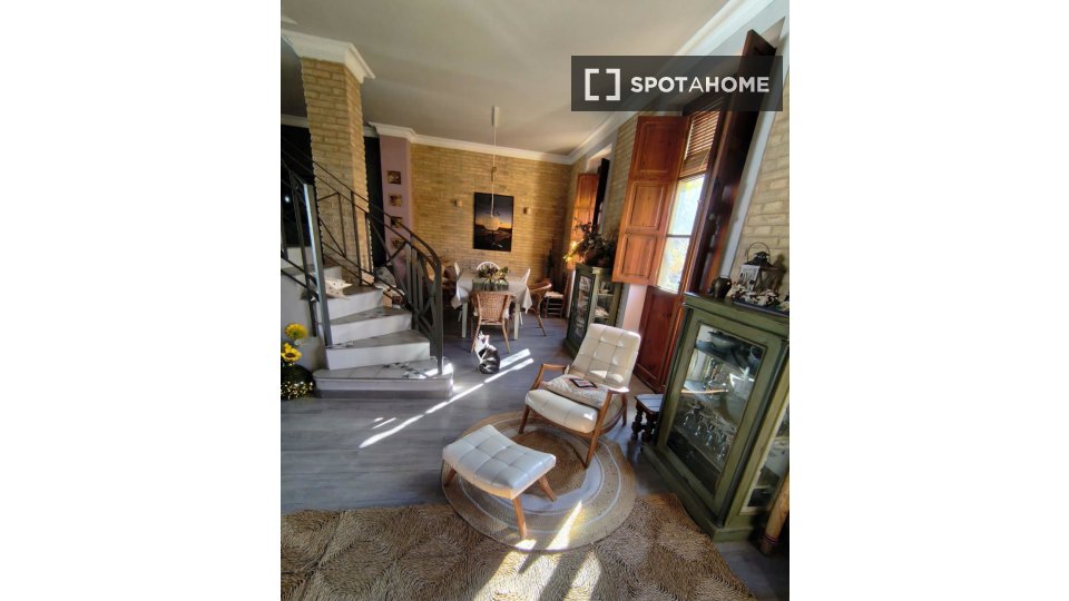 Double room Valencia, 3 beds, 160m² — photo 7