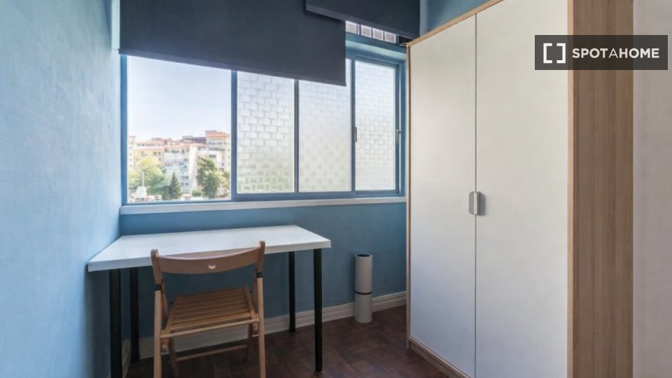 Double room Lisbon, 6 beds — photo 20