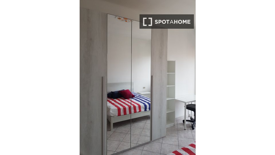 Double room Turin, 3 beds, 96m² — photo 5