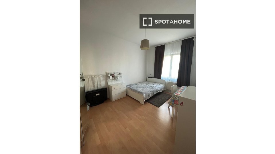 Double room Berlin, 2 beds, 18m² — photo 4