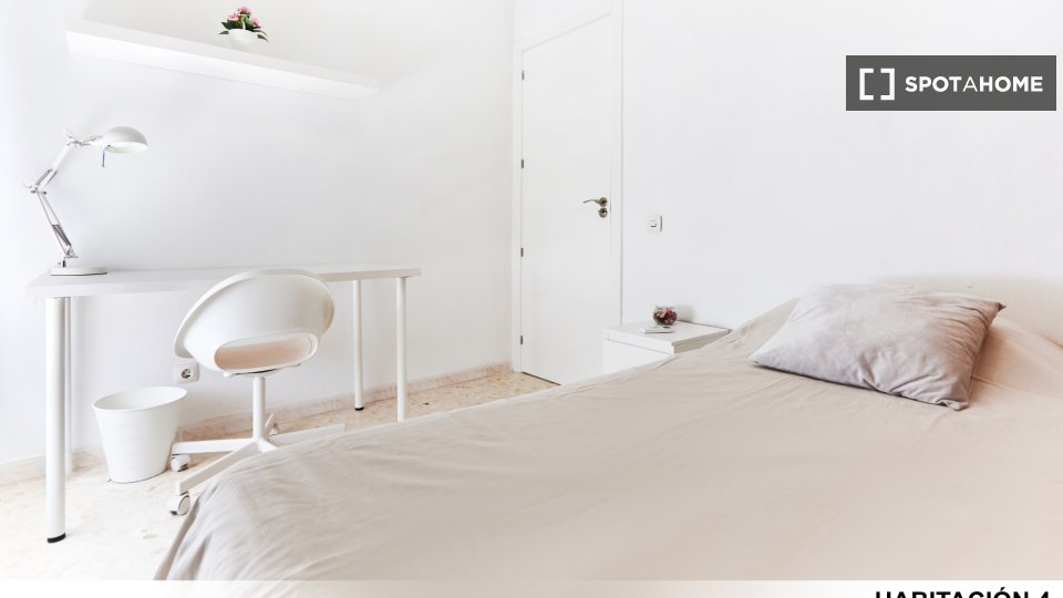 Double room Seville, 5 beds — photo 36