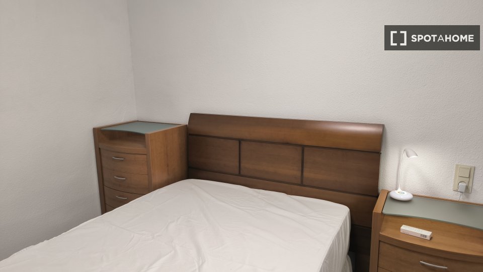 Double room Granada, 3 beds — photo 33
