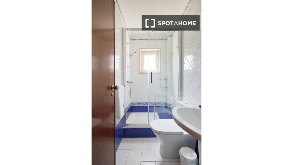 Double room Lisbon, 6 beds, 150m² — photo 16