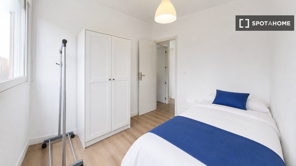Se alquila habitación en piso compartido en Madrid