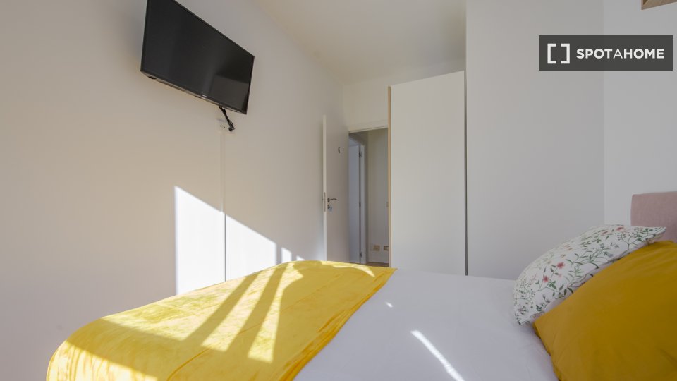Double room Madrid, 9 beds, 220m² — photo 1