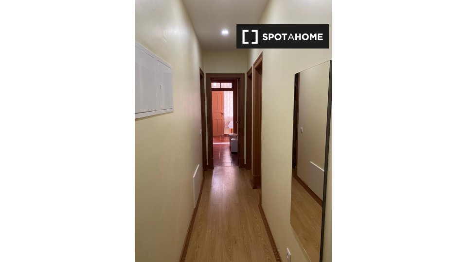 Double room Lisbon, 4 beds — photo 15