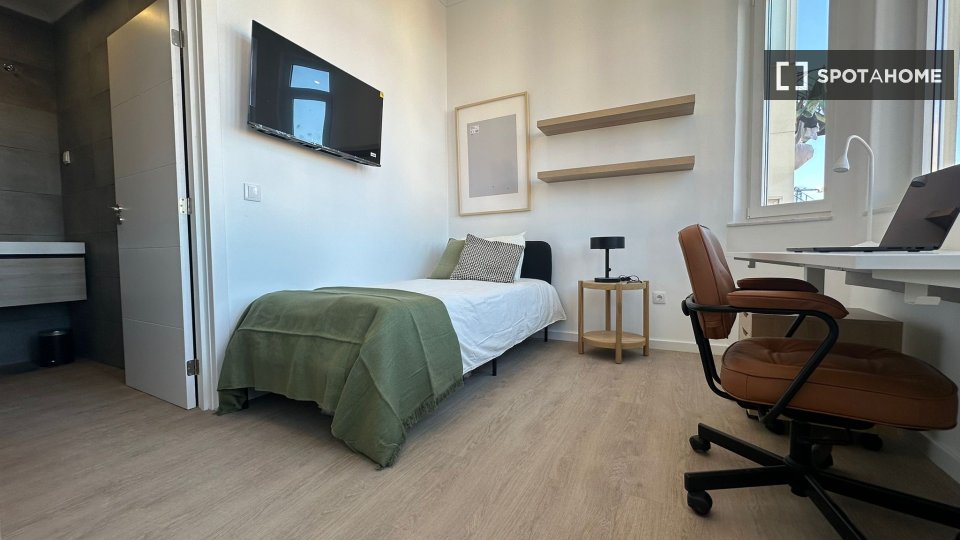 Double room Lisbon, 6 beds, 160m² — photo 27
