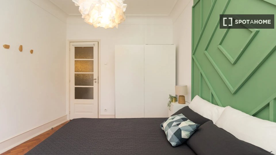 Double room Lisbon, 6 beds — photo 12