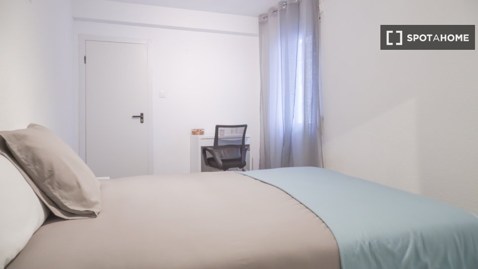 Double room Madrid, 5 beds — photo 6