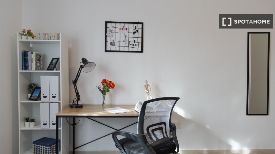 Double room Naples, 5 beds — photo 4