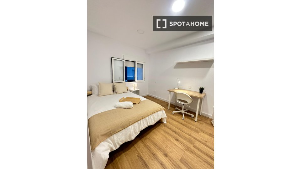 Double room Las_Palmas_De_Gran_Canaria, 6 beds — photo 2