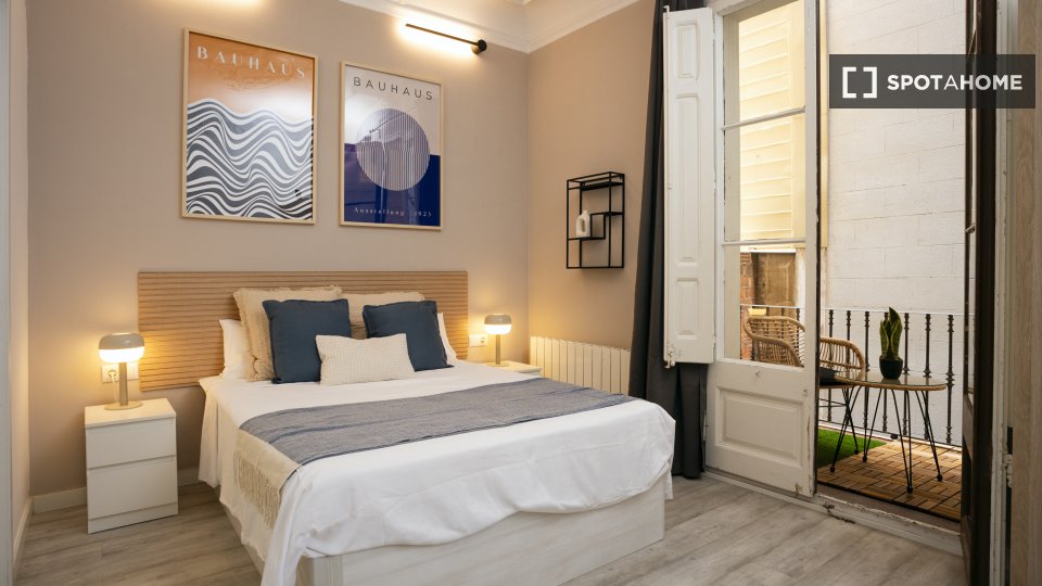 Double room Barcelona, 6 beds, 180m² — photo 3
