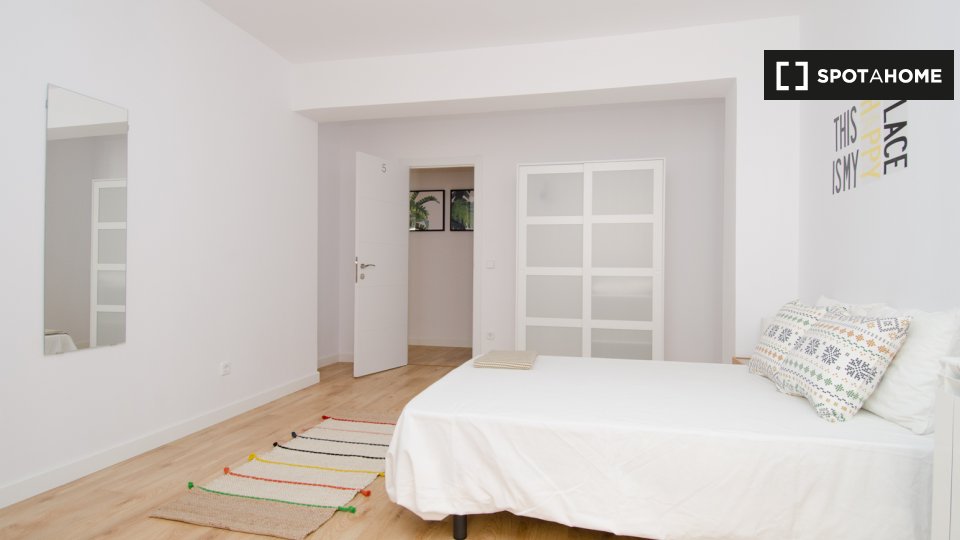 Double room Madrid, 6 beds — photo 18