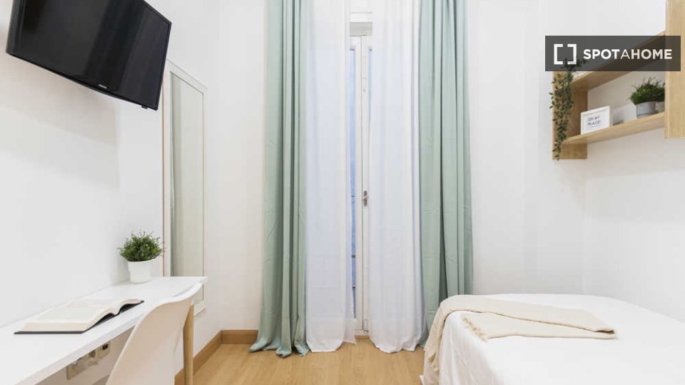 Double room Madrid, 41 beds — photo 61