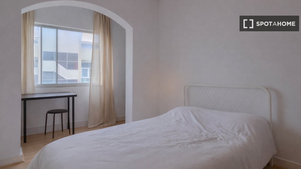 Double room Lisbon, 6 beds, 115m² — photo 20