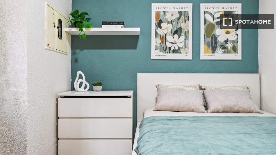 Double room Lisbon, 4 beds — photo 11