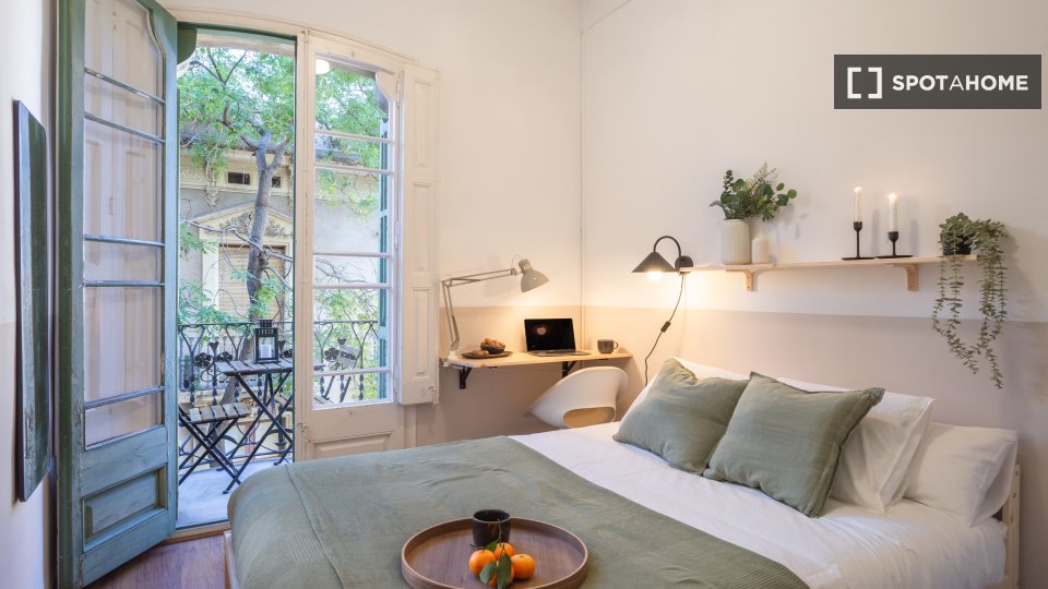 Double room Barcelona, 5 beds, 120m² — photo 2