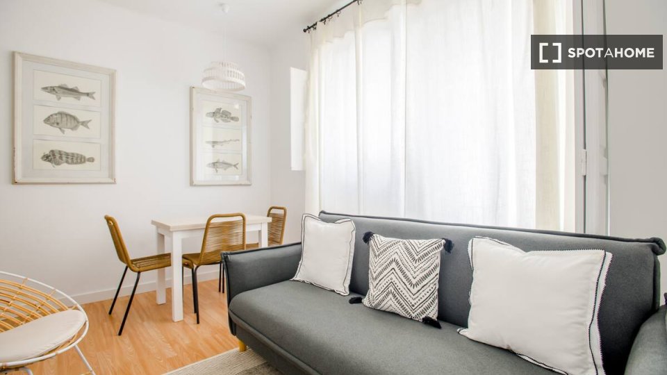 Apartment Lisbon, 2 beds — photo 17