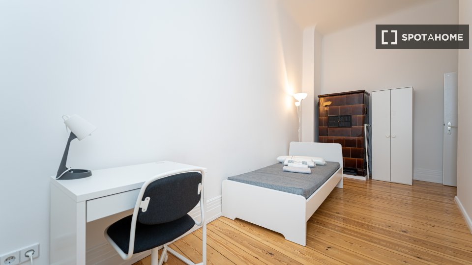 Double room Berlin, 6 beds, 108m² — photo 8