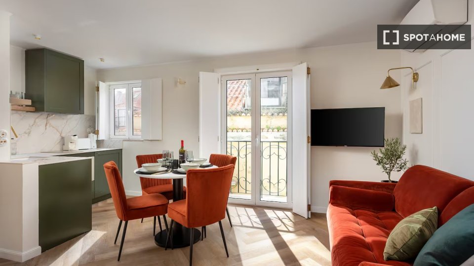 Apartment Lisbon, 1 bed — photo 1