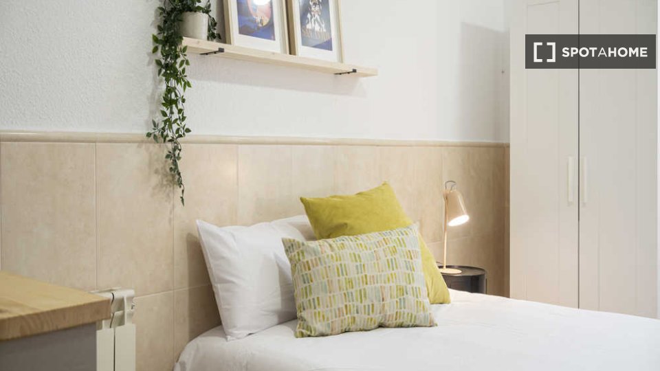 Double room Madrid, 25 beds — photo 52