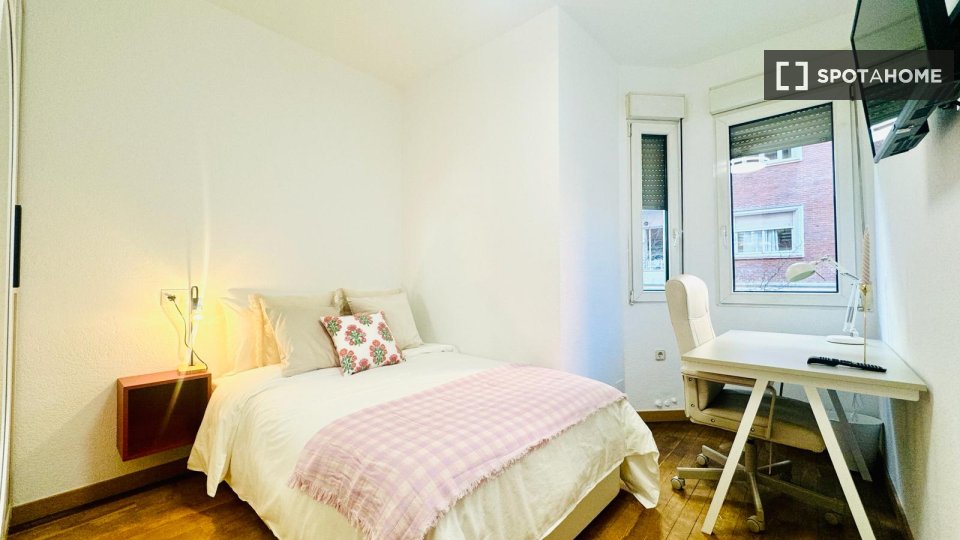 Double room Madrid, 6 beds — photo 5