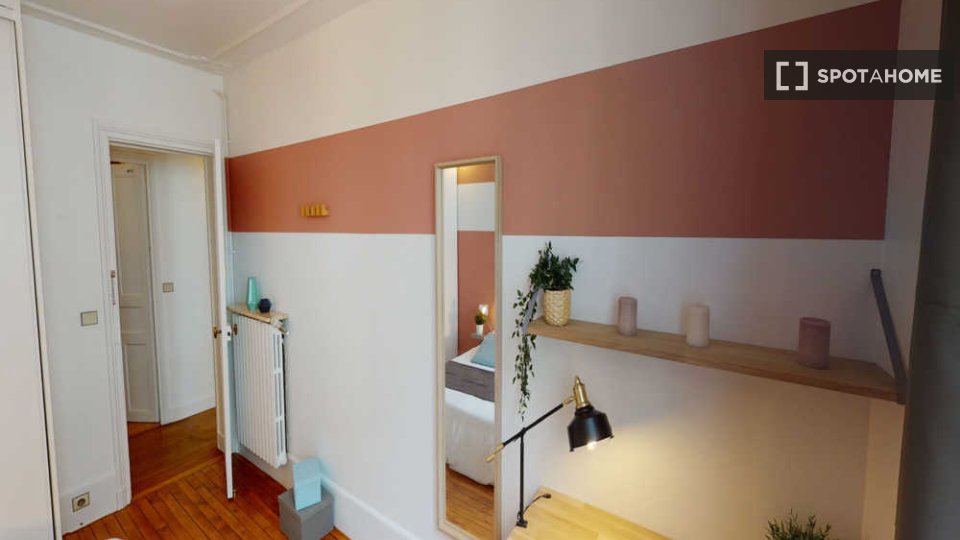 Double room Paris, 5 beds, 90m² — photo 1