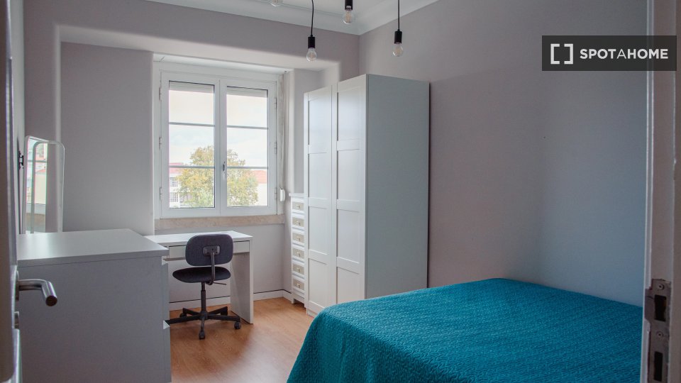 Double room Lisbon, 6 beds — photo 1