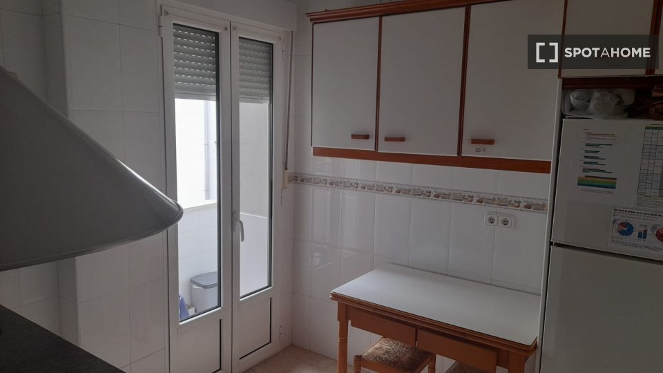 Double room Bilbao, 1 bed, 65m² — photo 4
