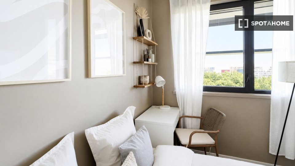 Chambre double Paris, 4 chambres — photo 23