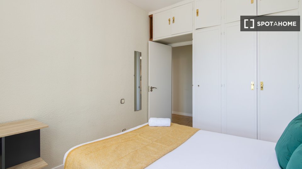 Double room Madrid, 5 beds — photo 26