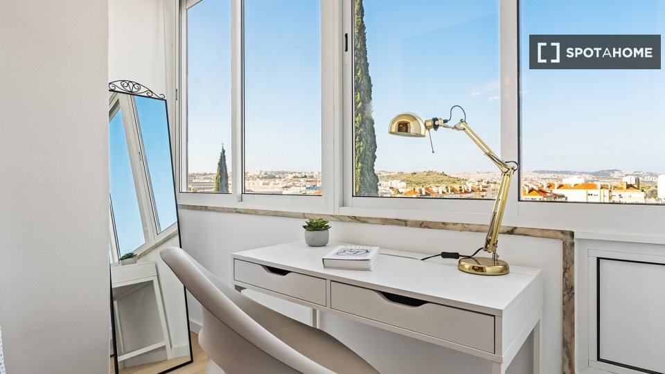 Double room Lisbon, 6 beds — photo 14