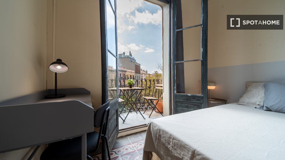 Double room Barcelona, 7 beds, 160m² — photo 10