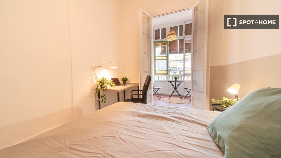 Double room Barcelona, 7 beds, 200m² — photo 10
