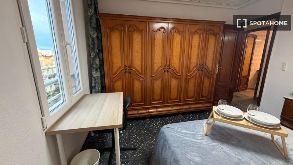 Double room Valencia, 5 beds, 120m² — photo 9
