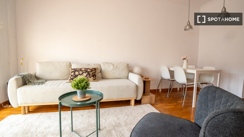 Apartment Barcelona, 2 beds, 90m² — photo 2