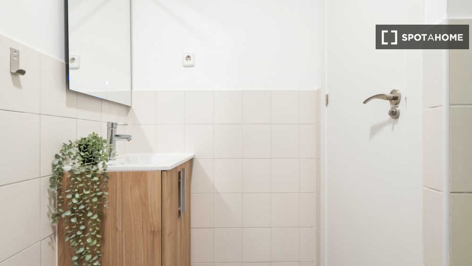 Double room Madrid, 8 beds — photo 30