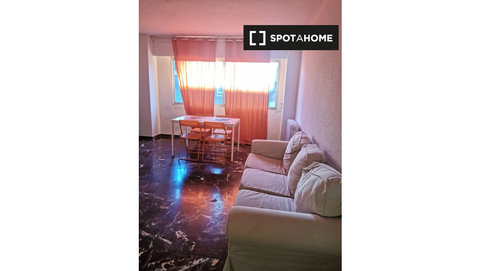 Double room Granada, 4 beds, 100m² — photo 2
