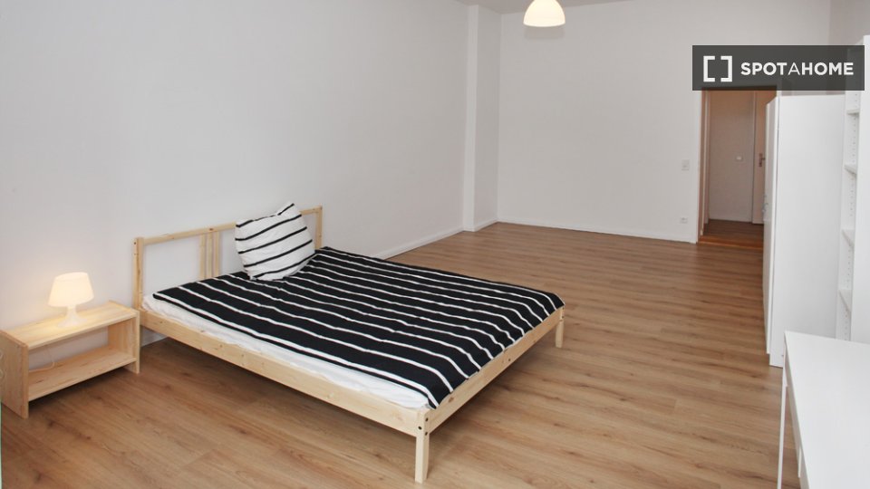 Double room Berlin, 4 beds, 90m² — photo 13