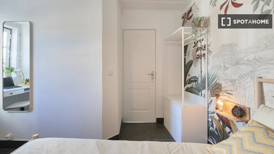 Double room Lisbon, 13 beds — photo 14