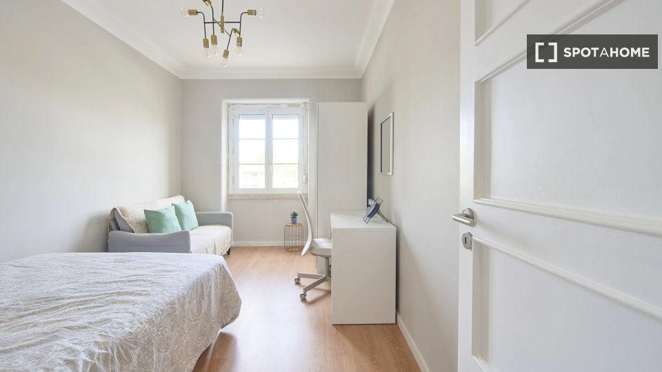 Double room Lisbon, 6 beds — photo 1